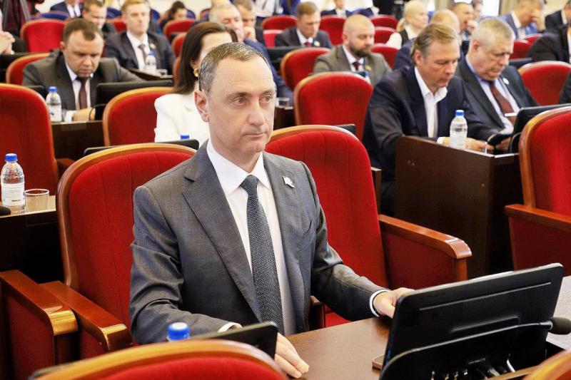 Депутат ЗСК Виктор Тепляков принял участие в 68-й сессии краевой Думы