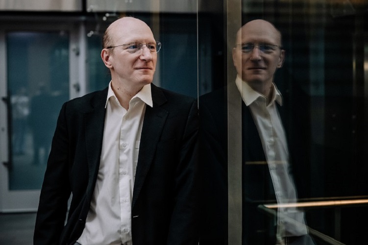 РУВИКИ поможет обучить ГигаЧат 20 языкам народов России