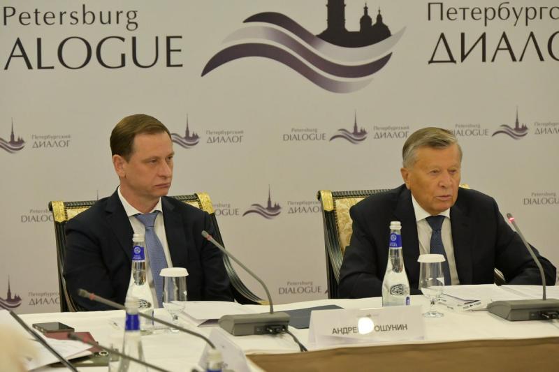 Депутат ЗСК Виктор Тепляков принял участие в работе форума «Петербургский диалог»