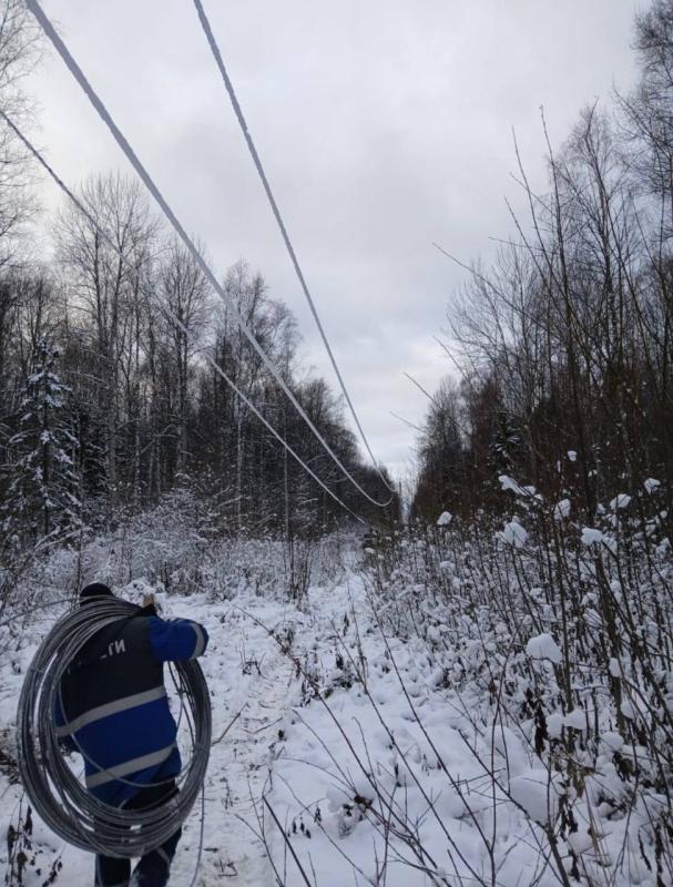 Энергетики «Смоленскэнерго» устранили более 75% повреждений на линиях электропередачи после снегопада