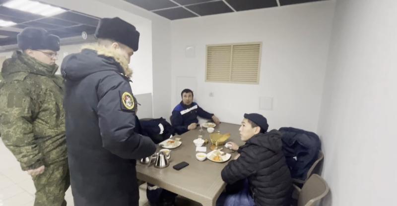 В Мурманске проверили мигрантов