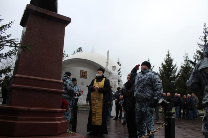 В московском ОМОН «Авангард» почтили память первого командира