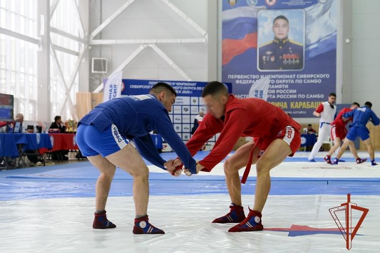 Сотрудник ОМОН стал призером окружного чемпионата по самбо