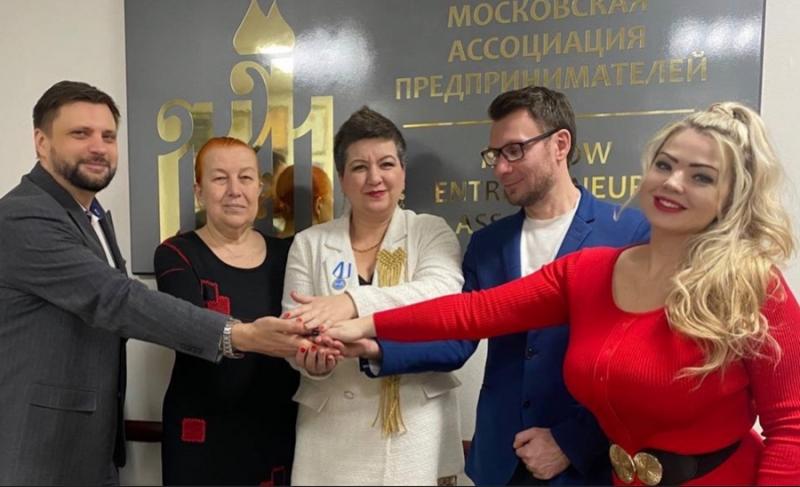 Новая книга Феникса Фламма о методах диагностики системных кризисов